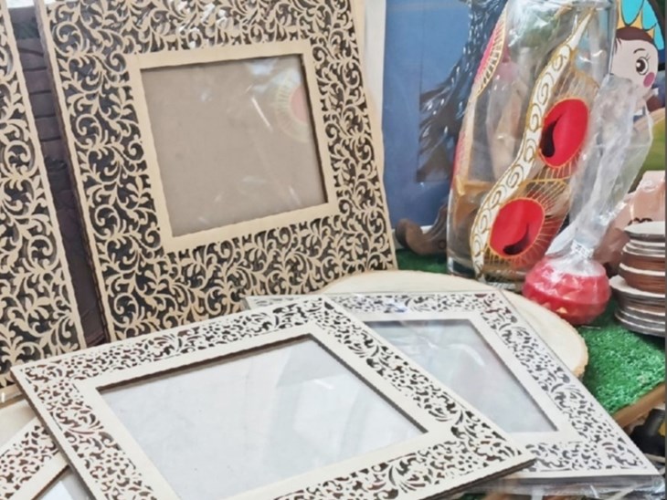 طرح برش لیزری قاب عکس چوبی با نقش اسلیمی – مناسب برای دکور هدیه و فروشگاه‌های هنری